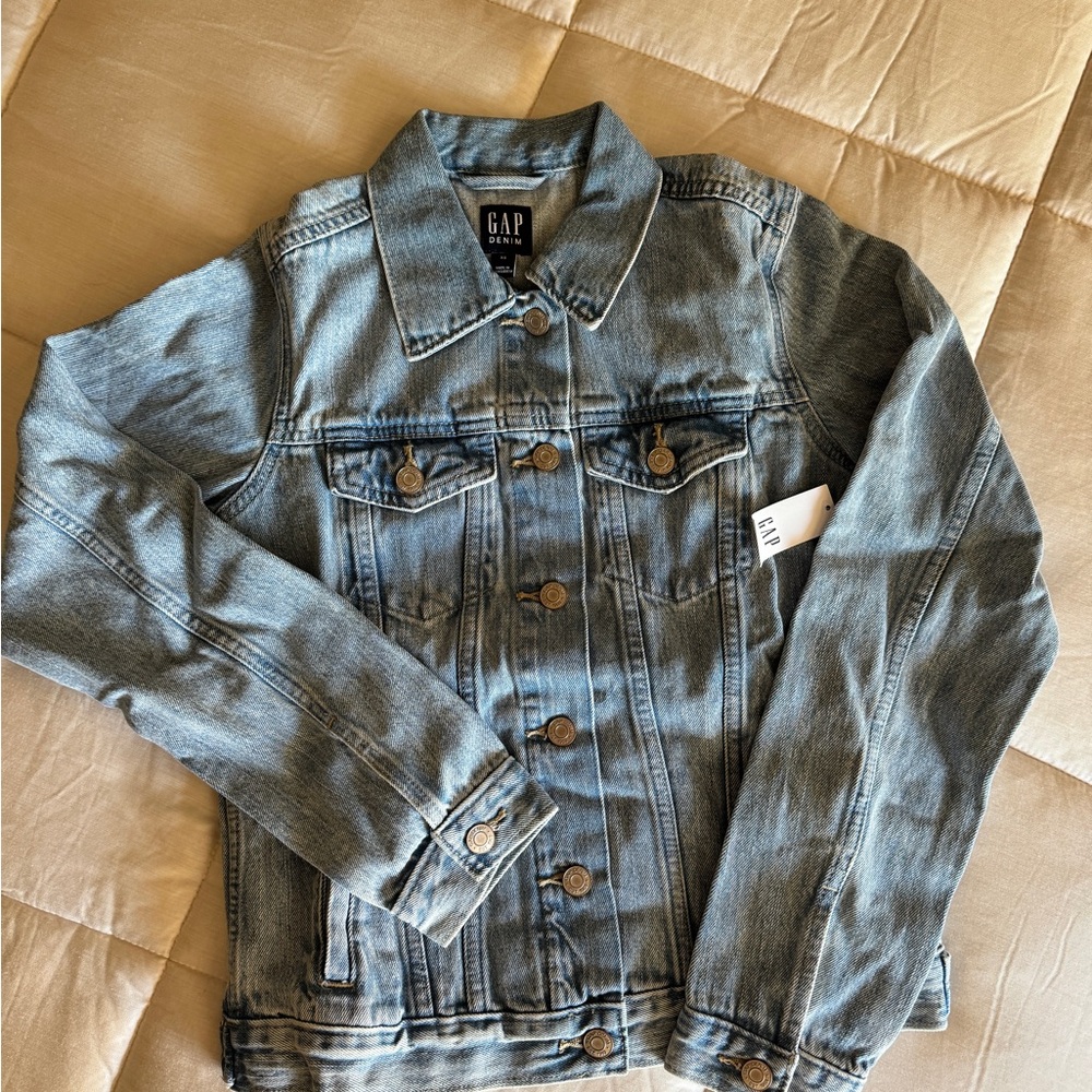 GAP Denim Jacket in Light Blue Wash